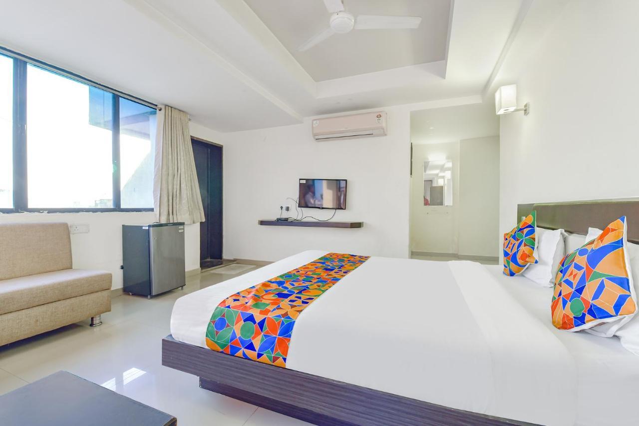 FabHotel Skyland Ahmedabad Eksteriør billede
