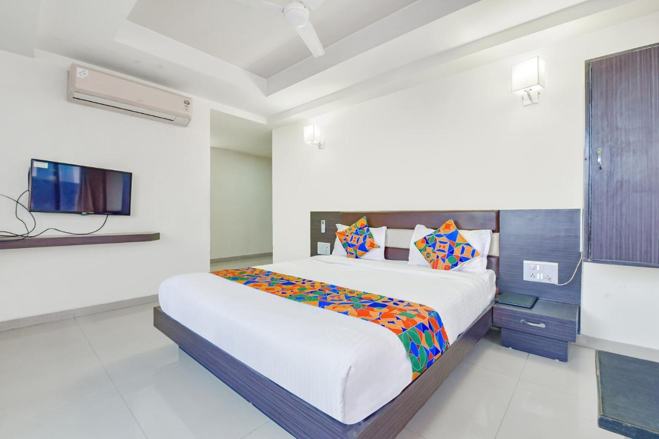 FabHotel Skyland Ahmedabad Eksteriør billede