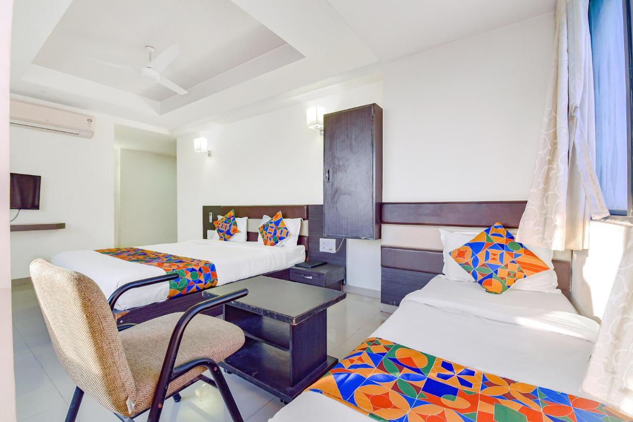 FabHotel Skyland Ahmedabad Eksteriør billede