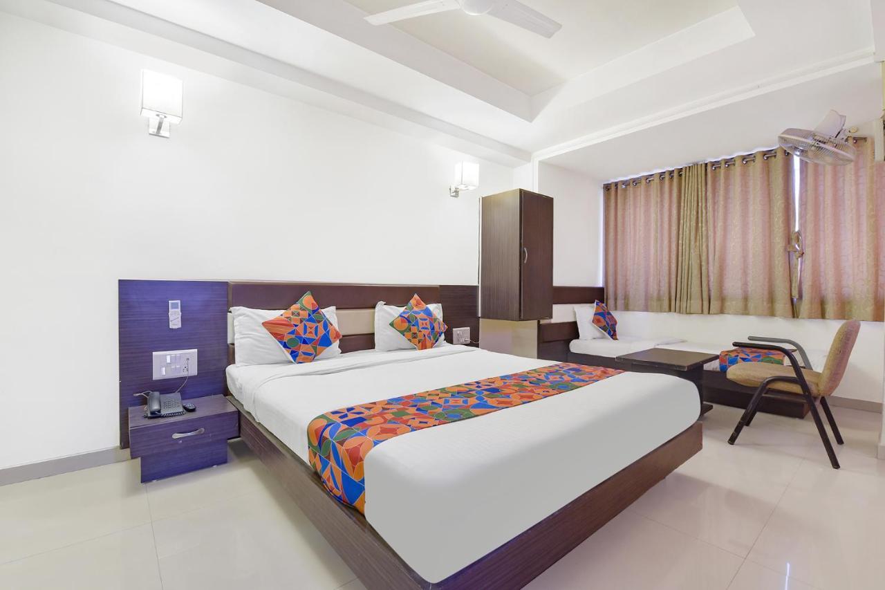 FabHotel Skyland Ahmedabad Eksteriør billede