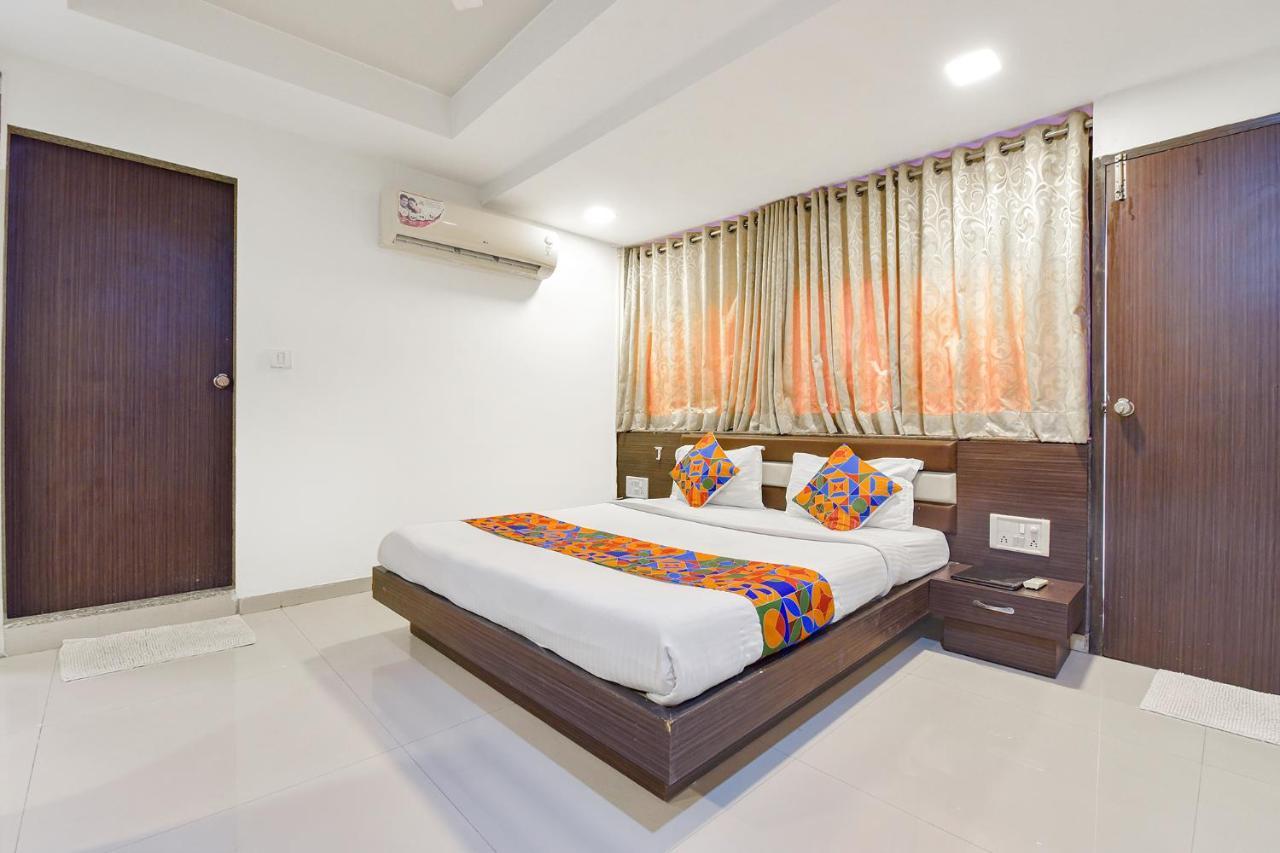FabHotel Skyland Ahmedabad Eksteriør billede