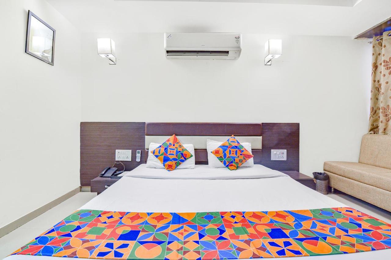 FabHotel Skyland Ahmedabad Eksteriør billede
