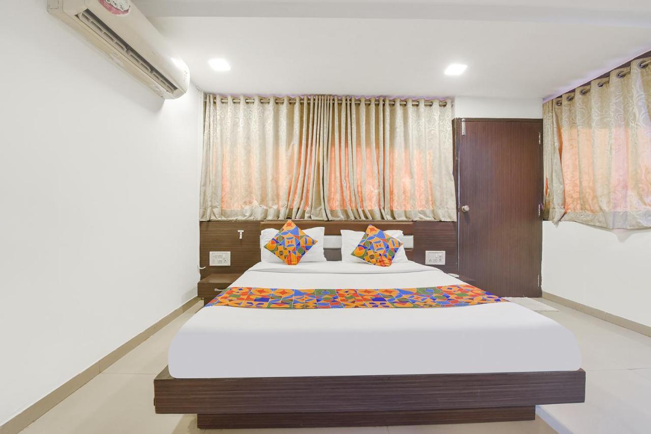 FabHotel Skyland Ahmedabad Eksteriør billede
